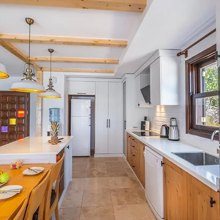 White Garden Villa *