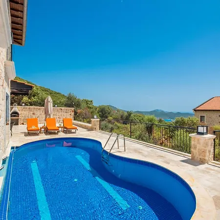 White Garden Villa *