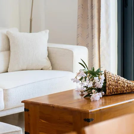 White Garden Villa *